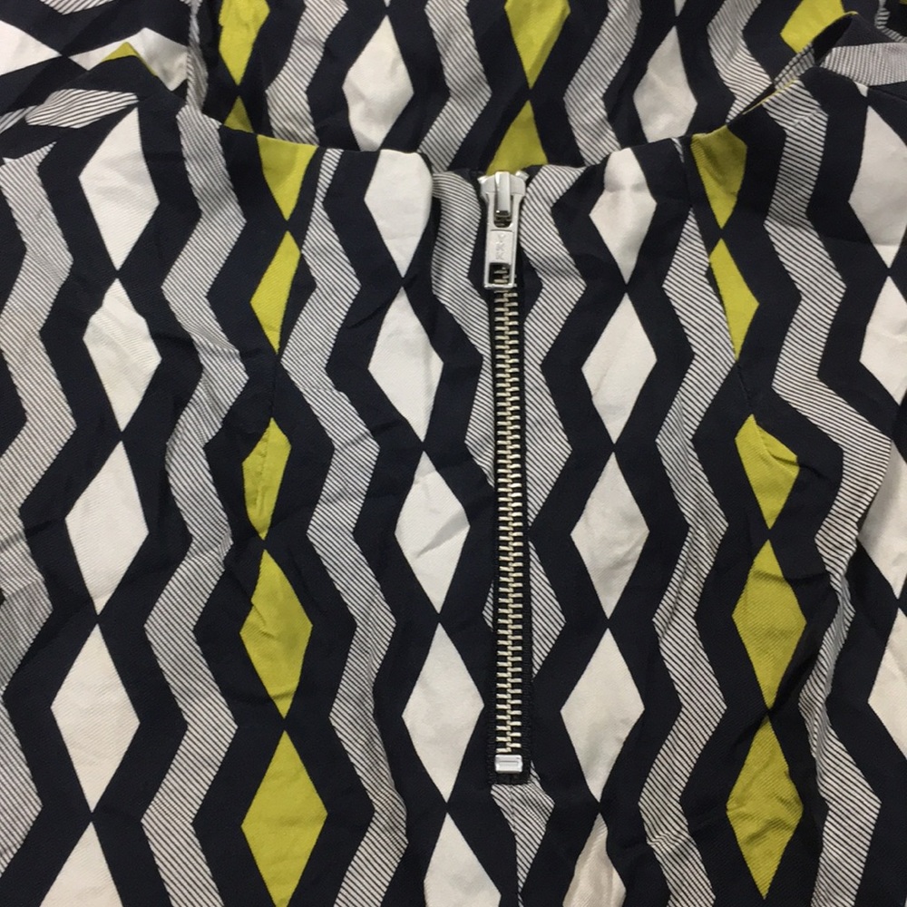 Milly | Silk Chevron Sleeveless Blouse - Picture 6 of 8